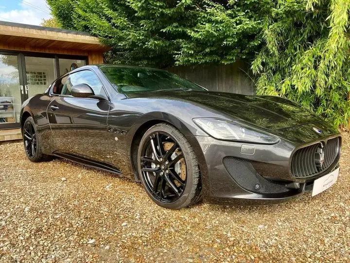 Maserati Granturismo 2015 photo 2