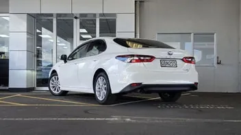 Toyota Camry 2023 photo 4