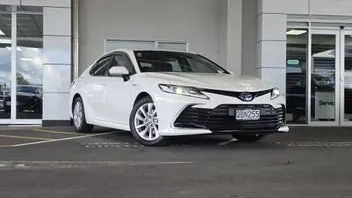Toyota Camry 2023 photo 2