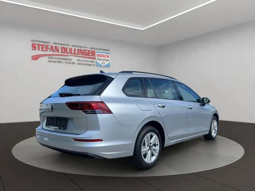 Volkswagen Golf 2024 photo 3