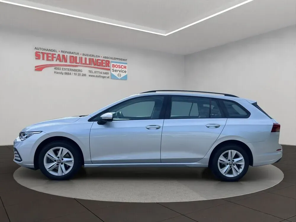 Volkswagen Golf 2024 photo 2