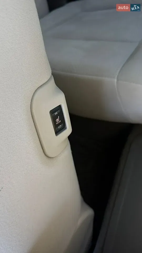 Nissan Leaf 2014 photo 2