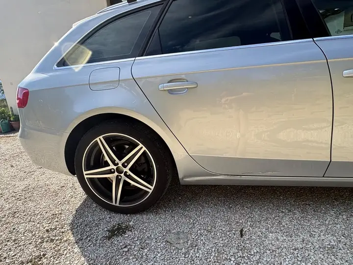 Audi A4 Avant 2011 photo 4