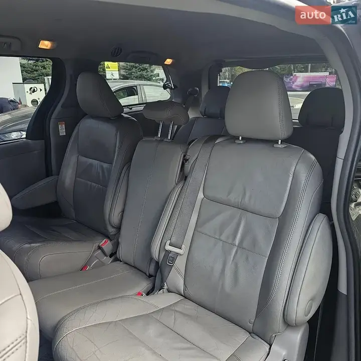 Toyota Sienna 2017 photo 4