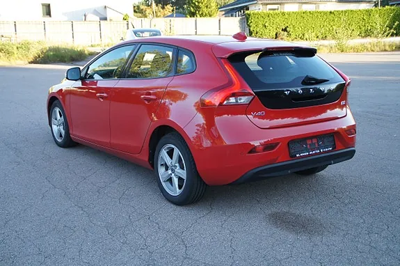 Volvo V40 2014 photo 2