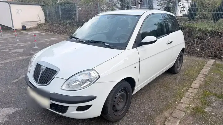 Lancia Ypsilon