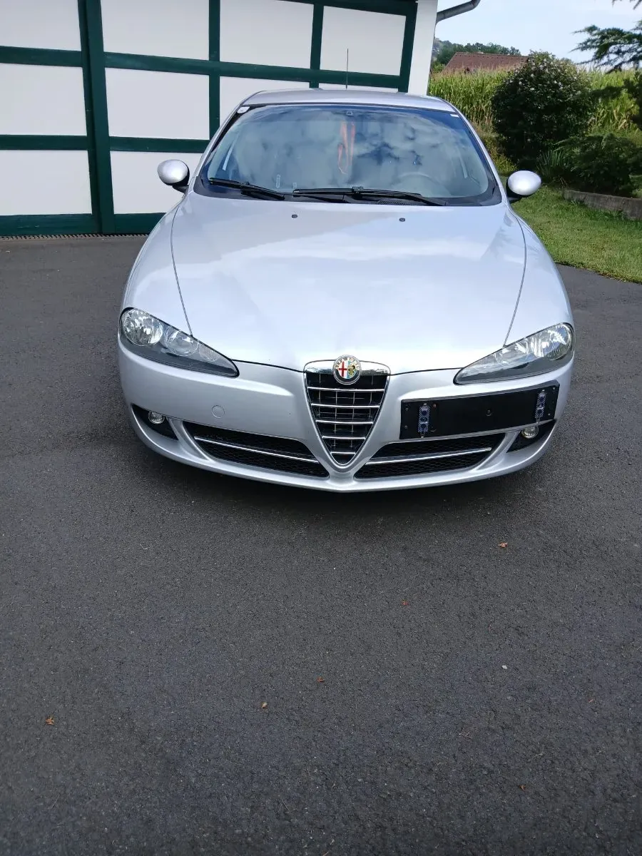Alfa Romeo 147 2008 photo 2