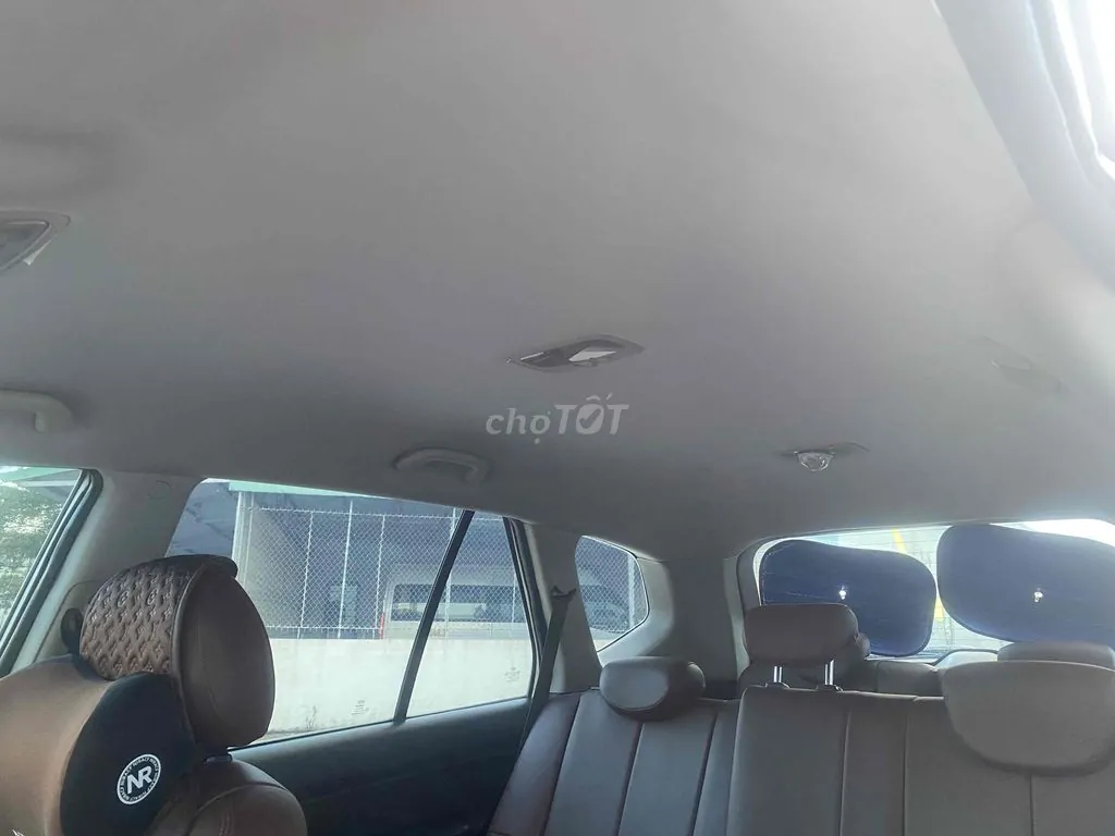 Kia Carens 2010 photo 5