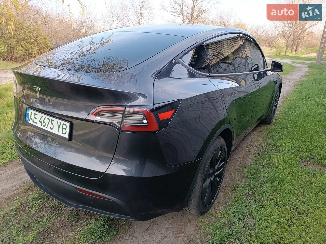 Tesla Model Y 2025 photo 5