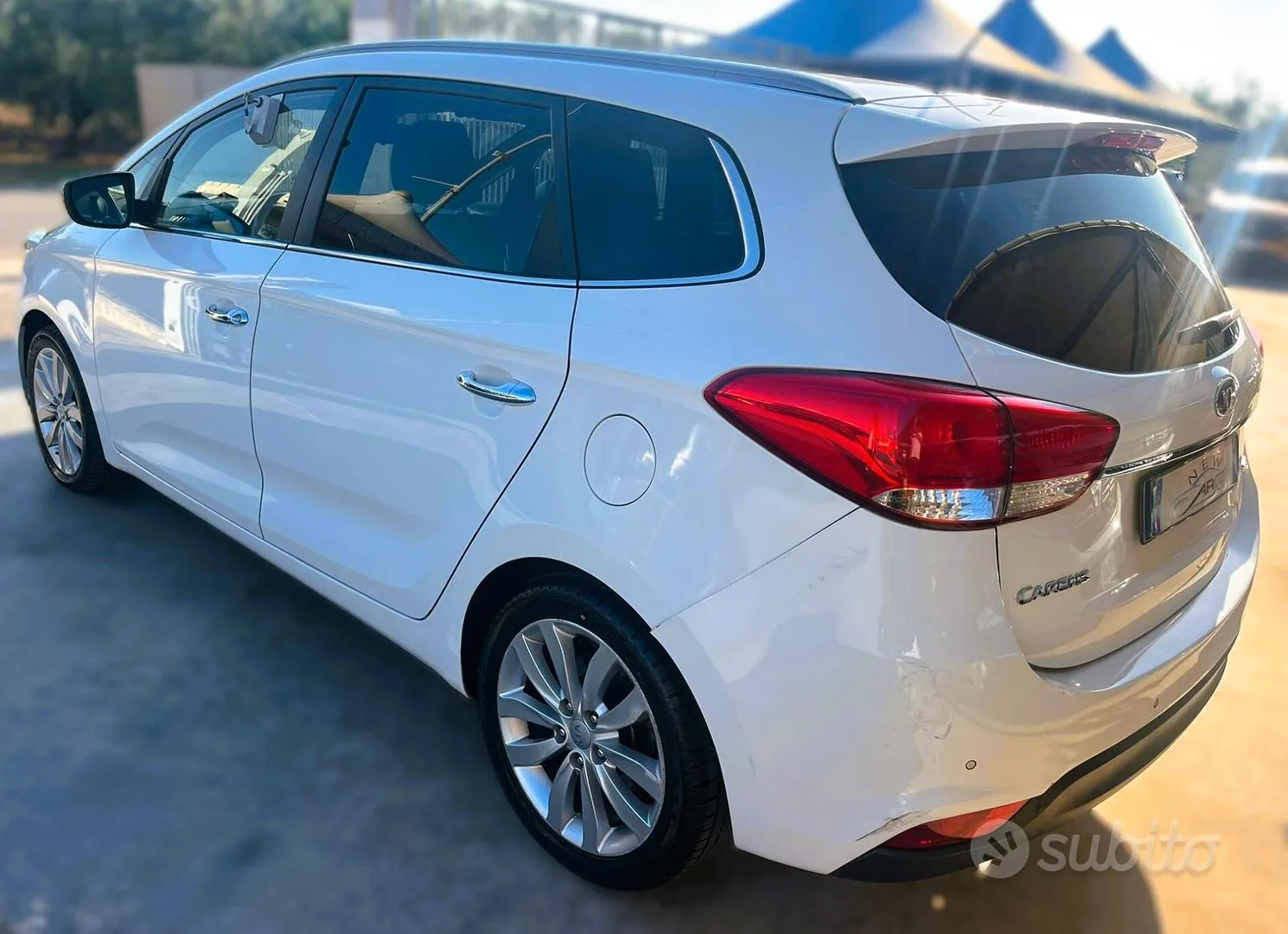 Kia Carens 2013 photo 2