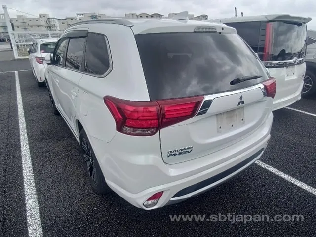 Mitsubishi Outlander Phev 2016 photo 3