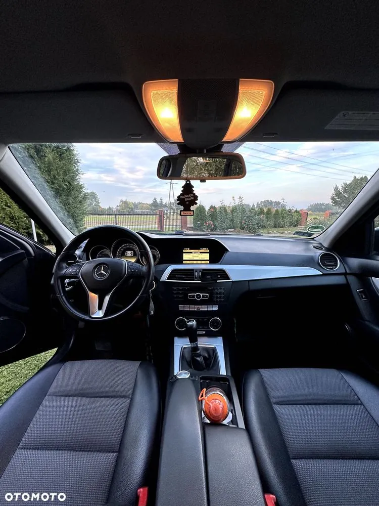 Mercedes-Benz C-Class 2011 photo 5