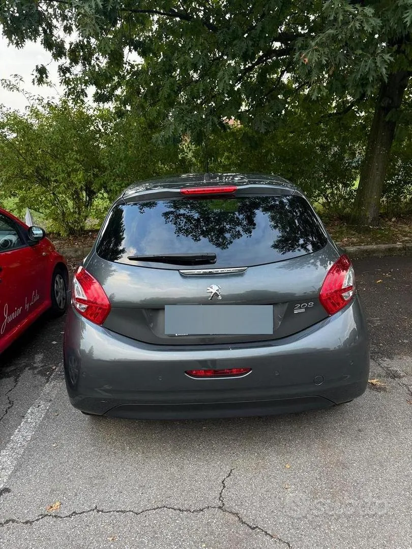 Peugeot 208 2014 photo 3