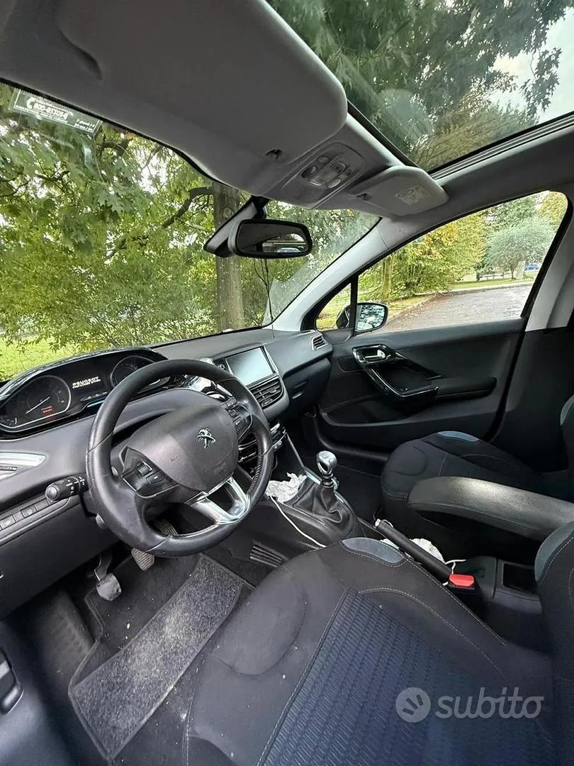 Peugeot 208 2014 photo 5