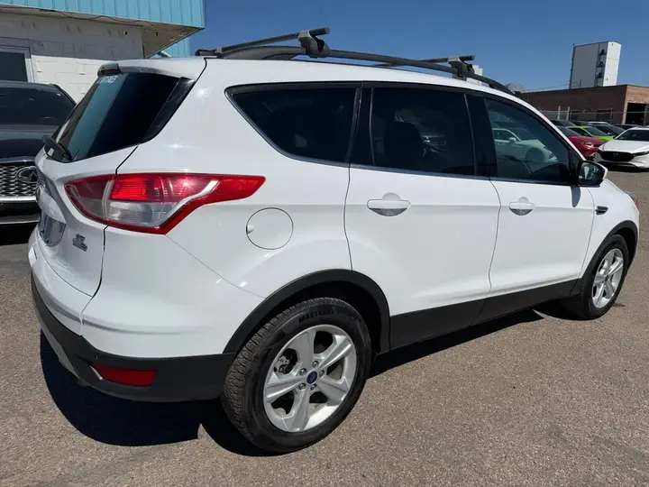Ford Escape 2016 photo 2