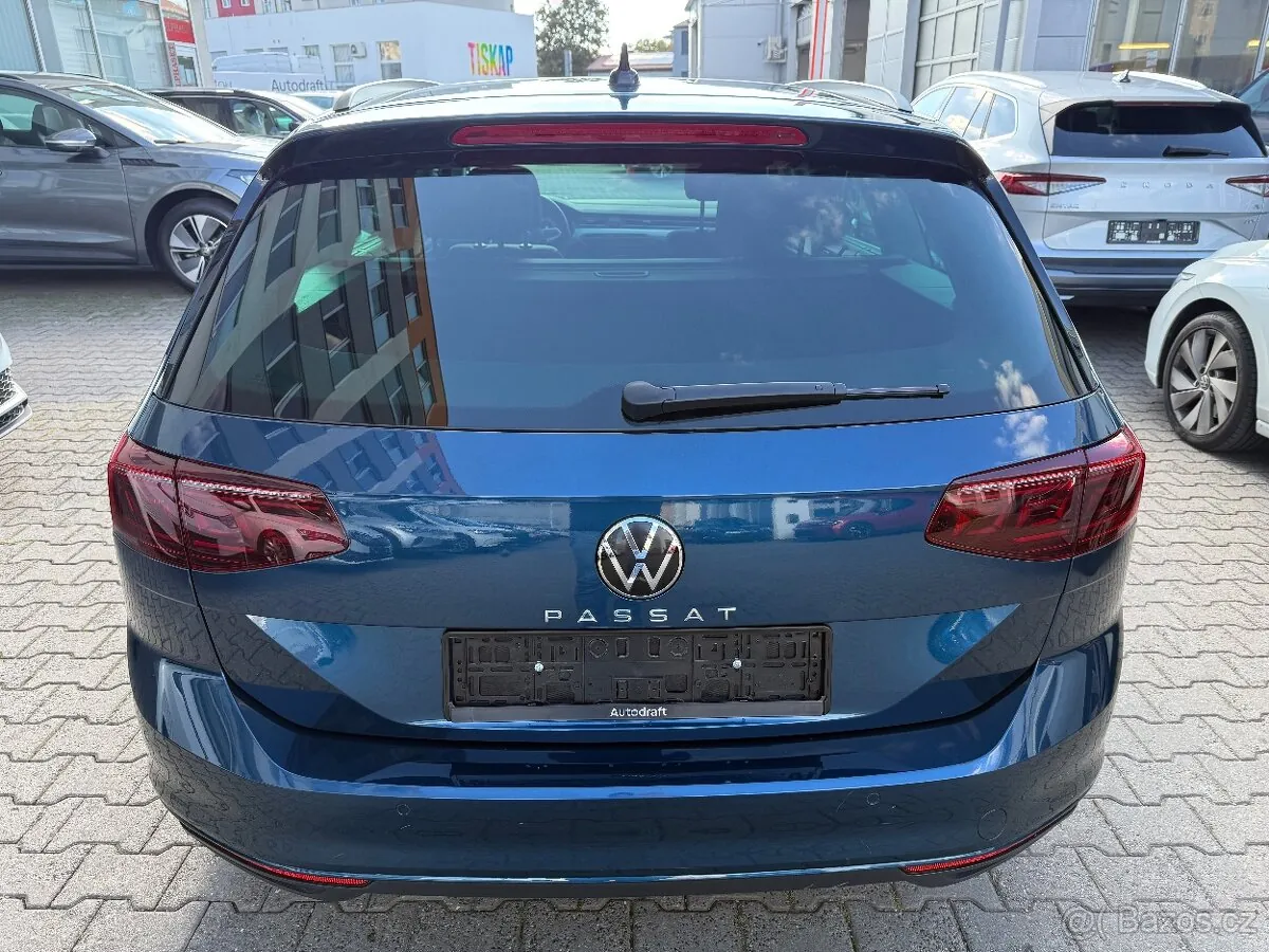 Volkswagen Passat 2023 photo 5