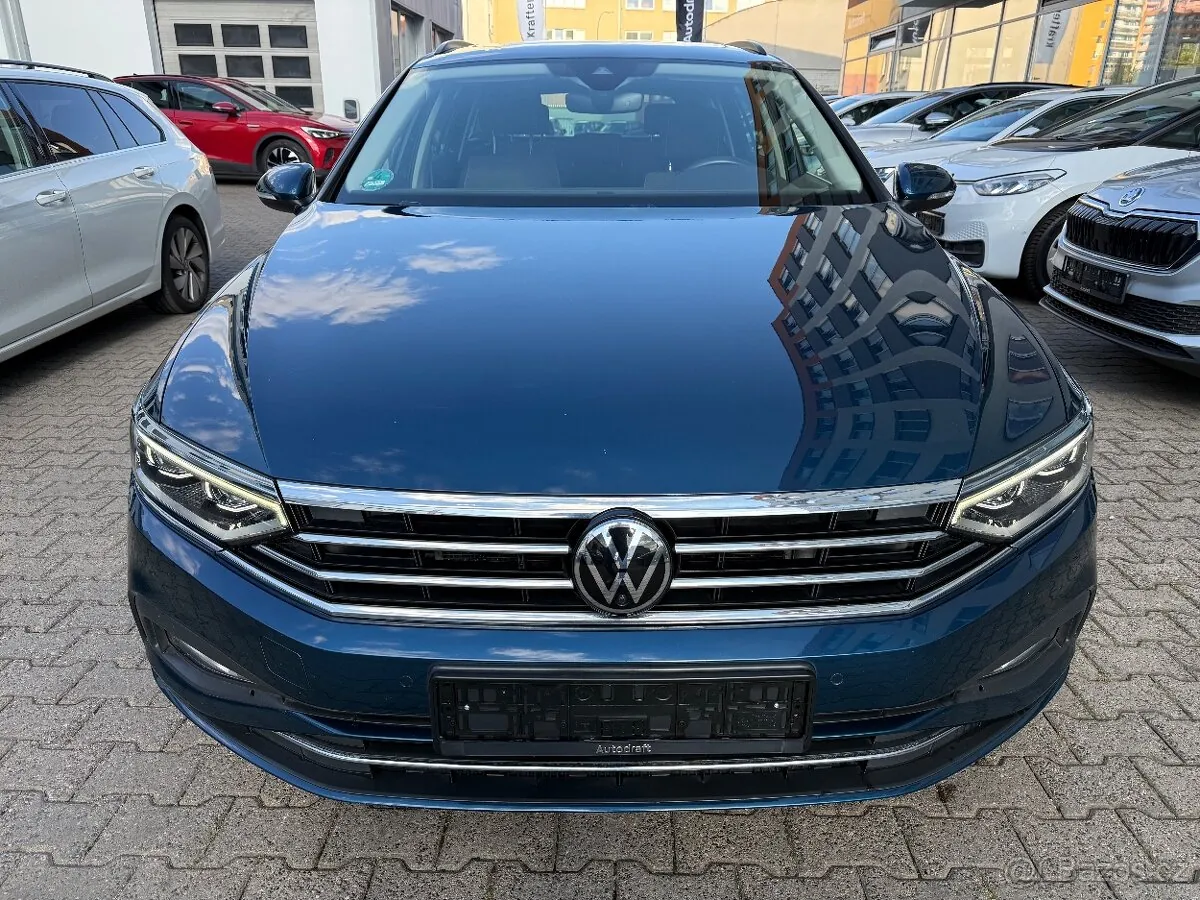 Volkswagen Passat 2023 photo 2