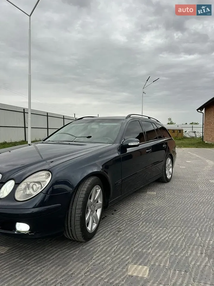 Mercedes-Benz E-Class 2003 photo 2