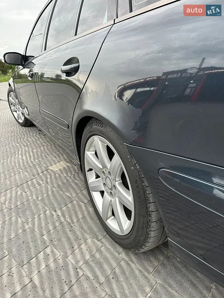 Mercedes-Benz E-Class 2003 photo 3