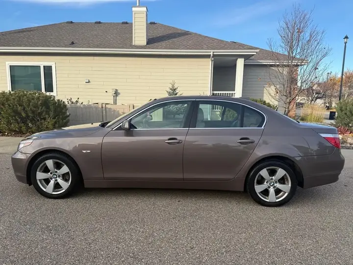 BMW 5 Series 2007 photo 2