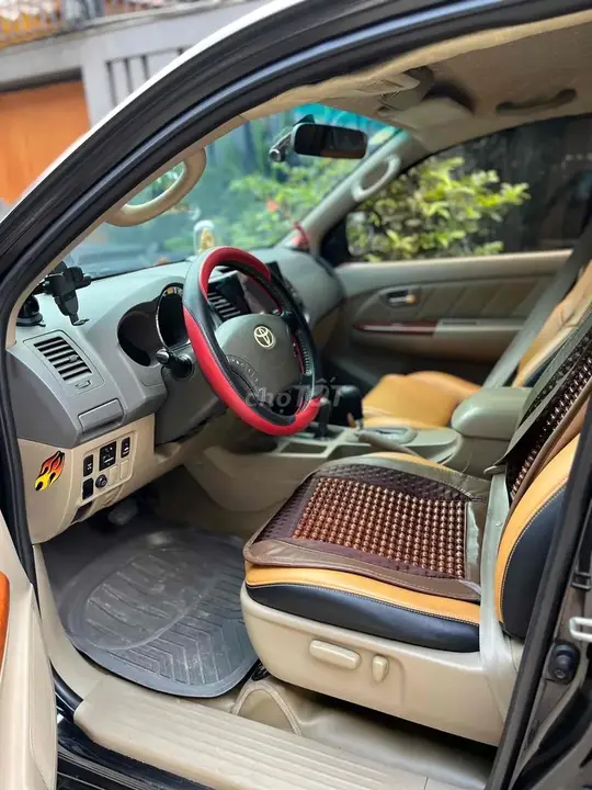Toyota Fortuner 2010 photo 5