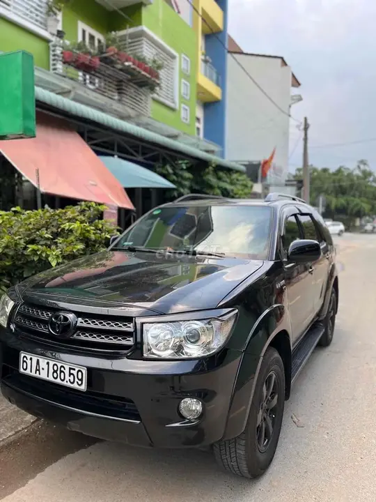 Toyota Fortuner 2010 photo 4