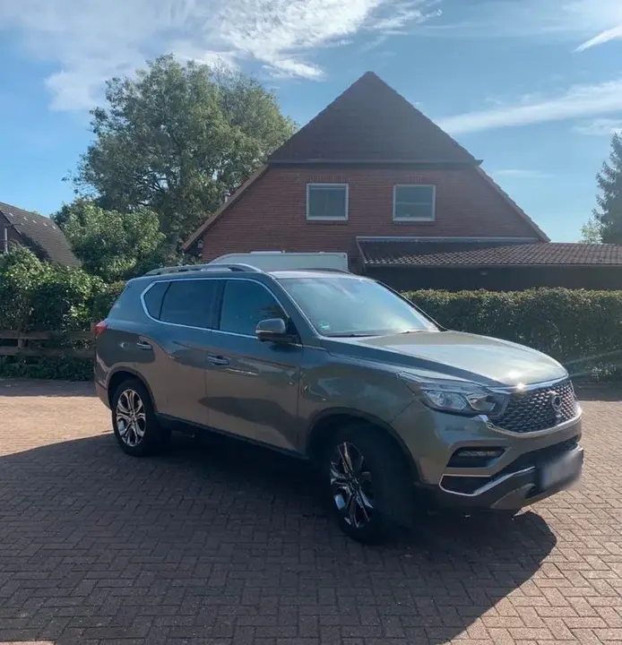 KG Mobility Rexton