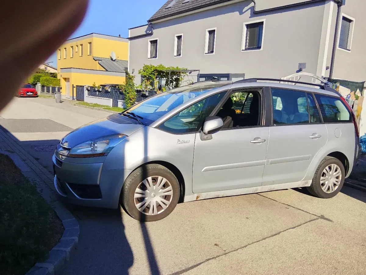 Citroen C4 Picasso 2010 photo 3