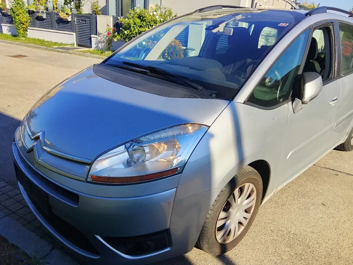 Citroen C4 Picasso 2010 photo 2