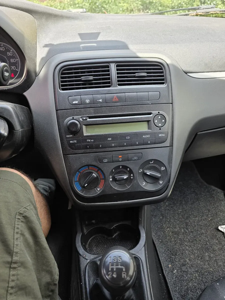 Fiat Punto 2008 photo 2