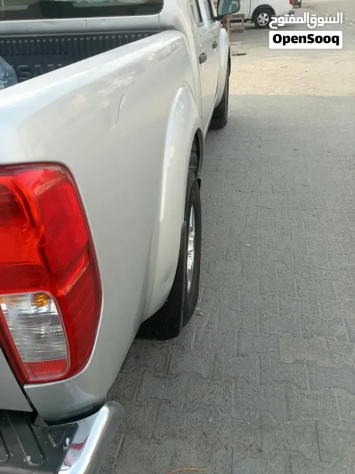 Nissan Navara 2013 photo 2
