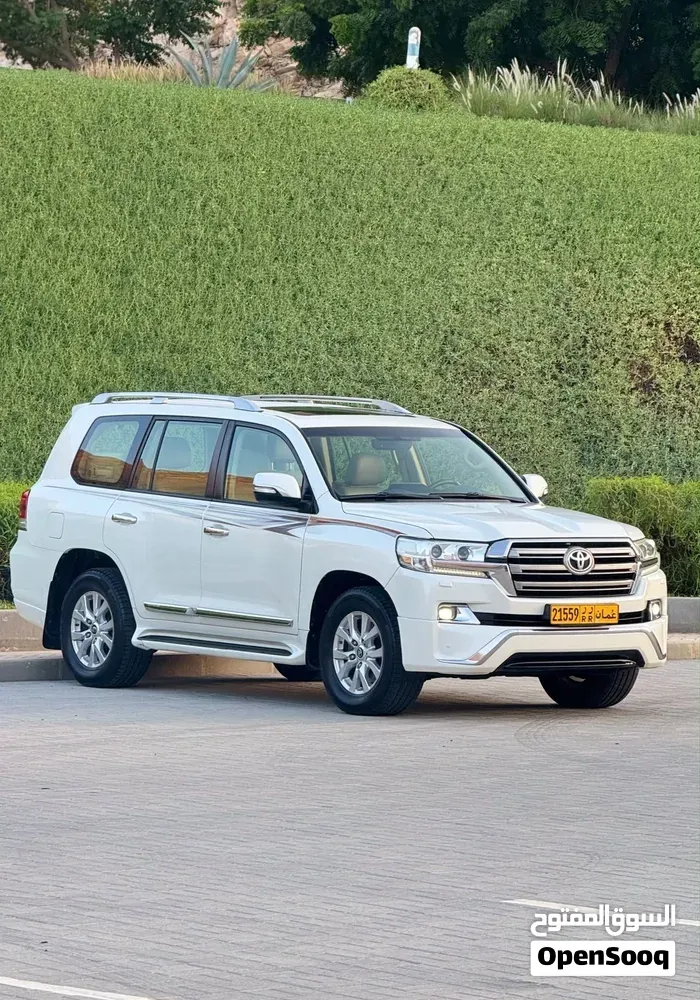 Toyota Land Cruiser 2018 photo 2