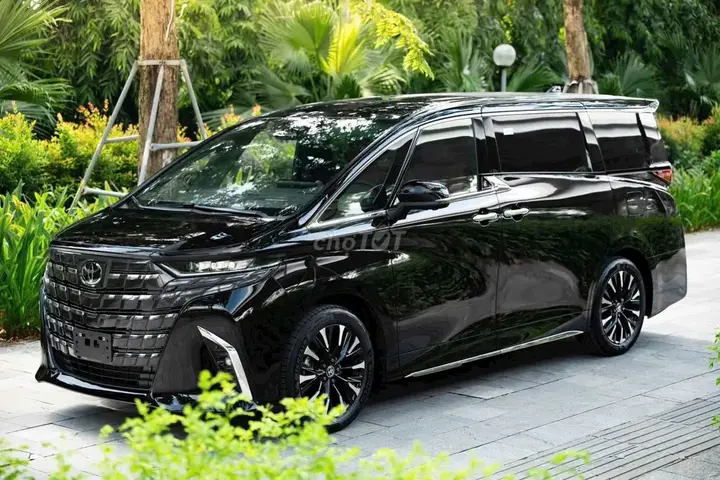 Toyota Alphard 2026 photo 4