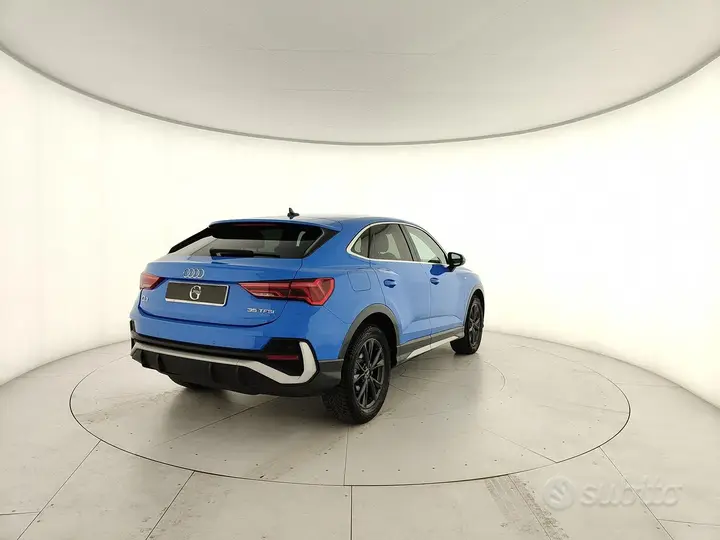 Audi Q3 2021 photo 3