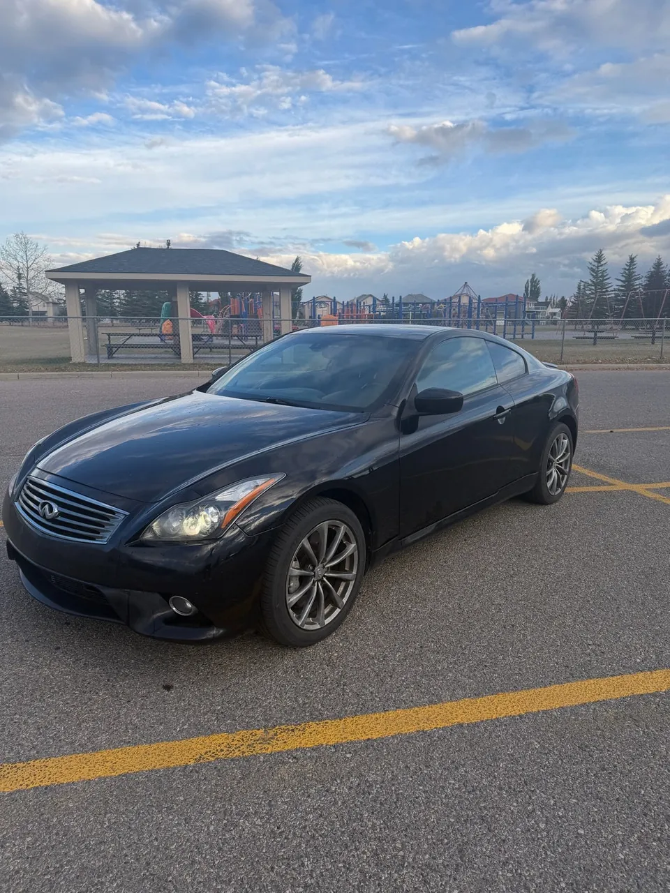 Infiniti G37X 2012 photo 2