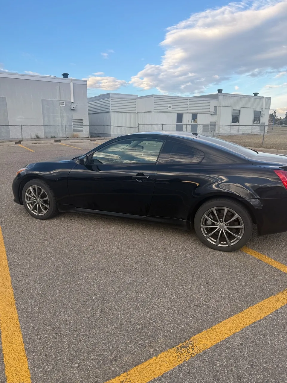 Infiniti G37X 2012 photo 3
