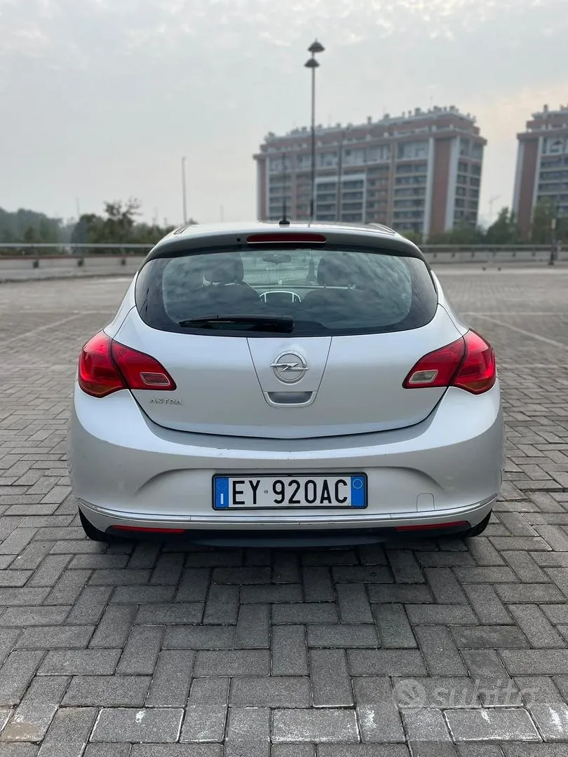 Opel Astra 2015 photo 4