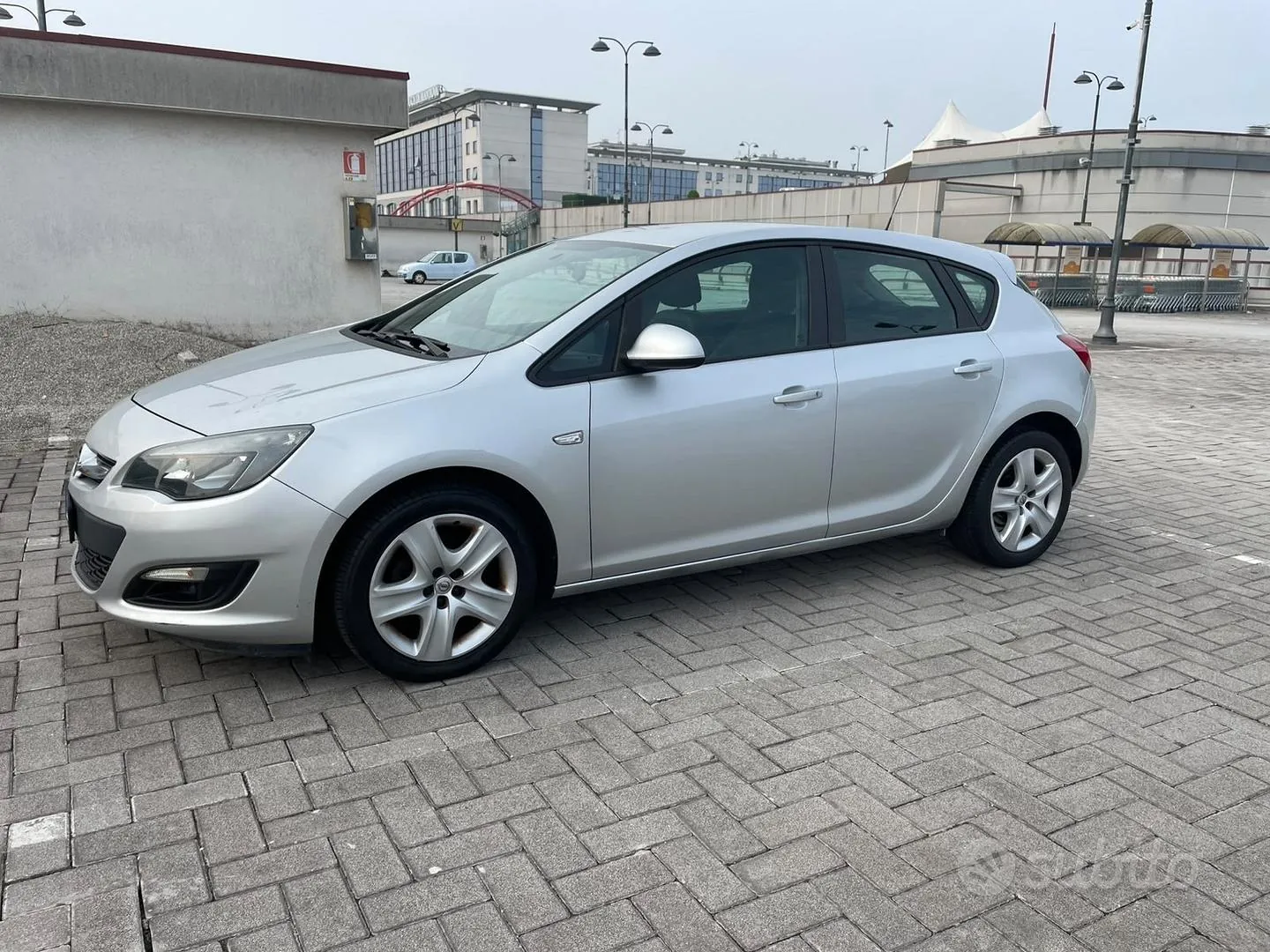Opel Astra 2015 photo 3