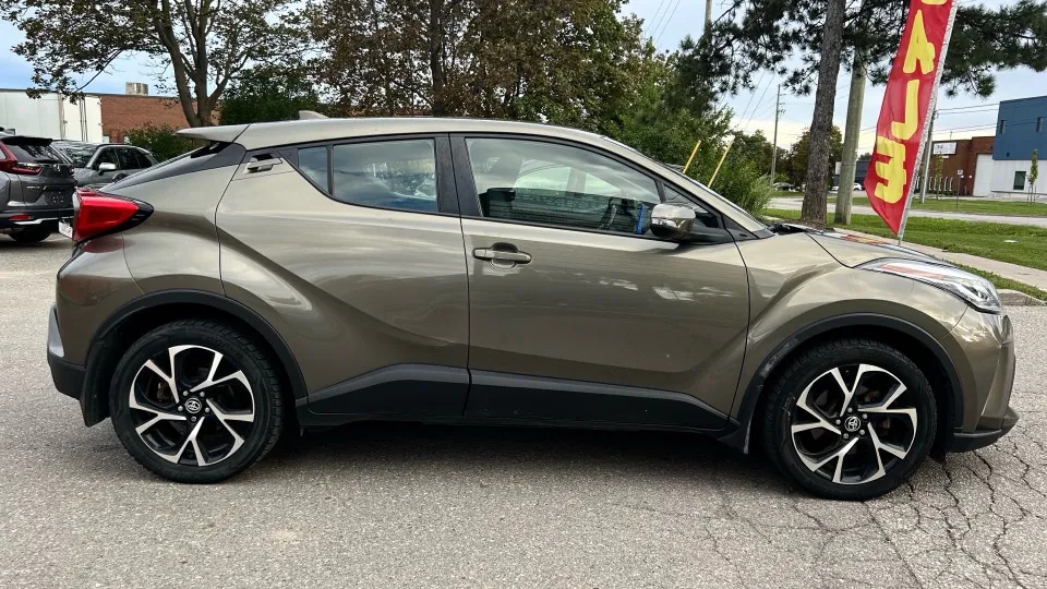 Toyota C-Hr 2021 photo 4