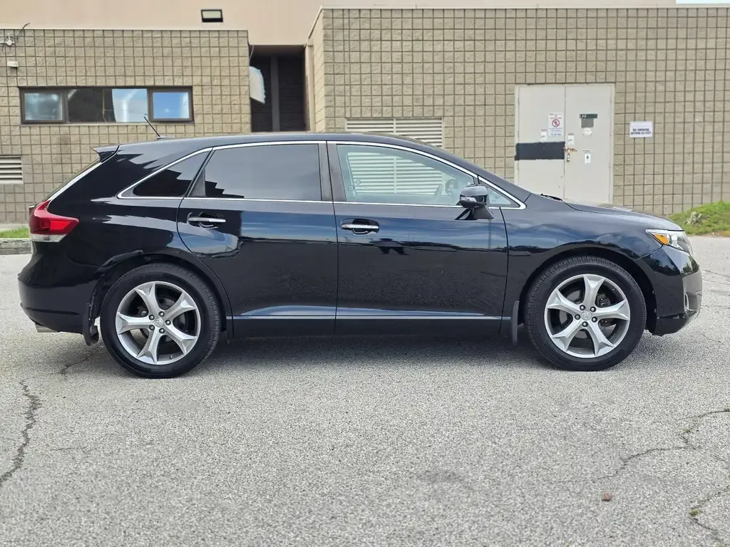 Toyota Venza 2013 photo 2