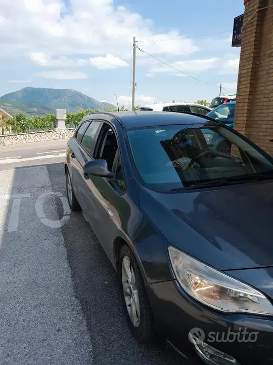 Opel Astra J