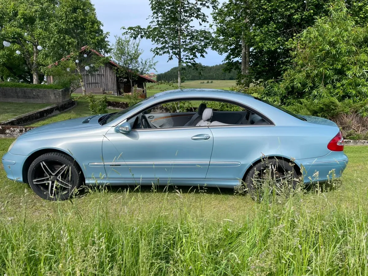 Mercedes-Benz Clk-Class 2003 photo 3