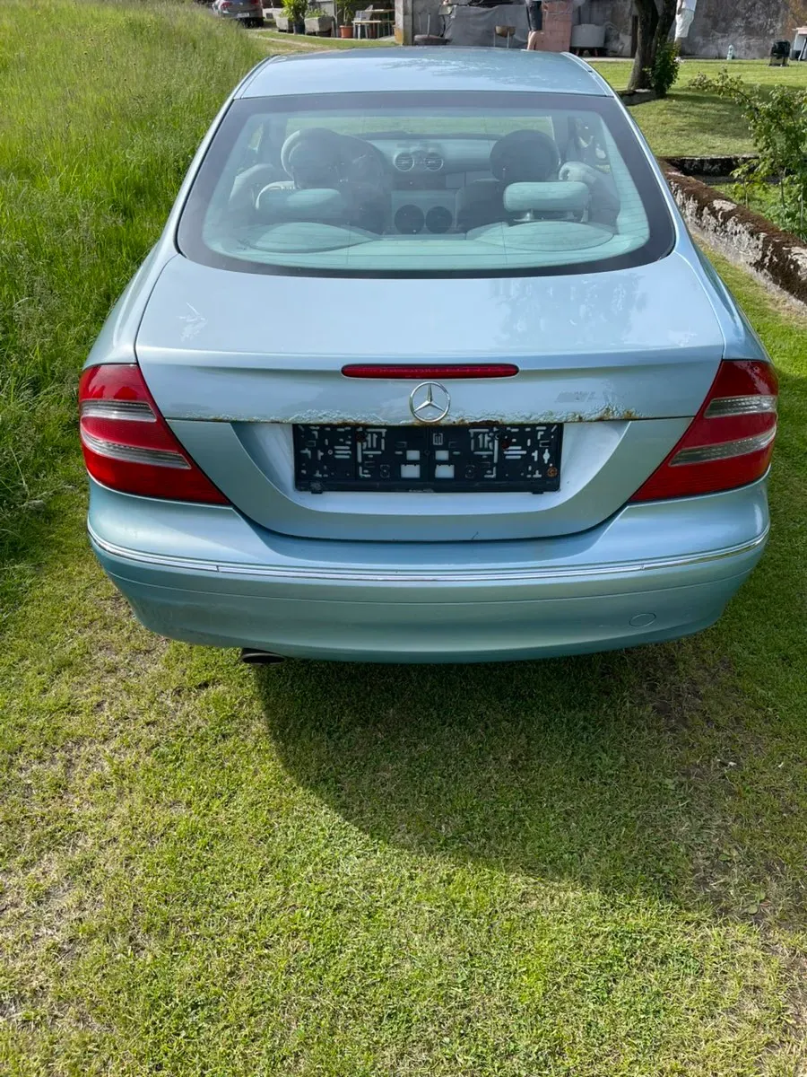 Mercedes-Benz Clk-Class 2003 photo 2