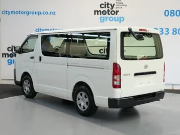 Toyota Hiace 2022 photo 3