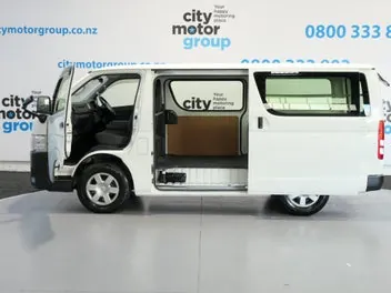 Toyota Hiace 2022 photo 4