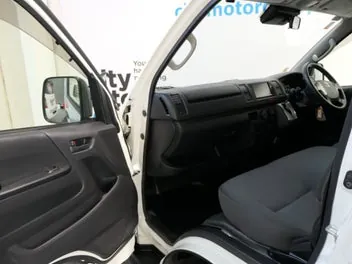 Toyota Hiace 2022 photo 5