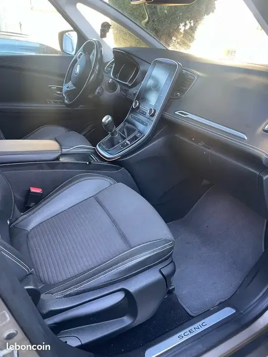 Renault Scenic 2017 photo 3