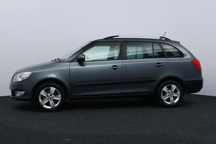 Skoda Fabia Combi 2014 photo 4