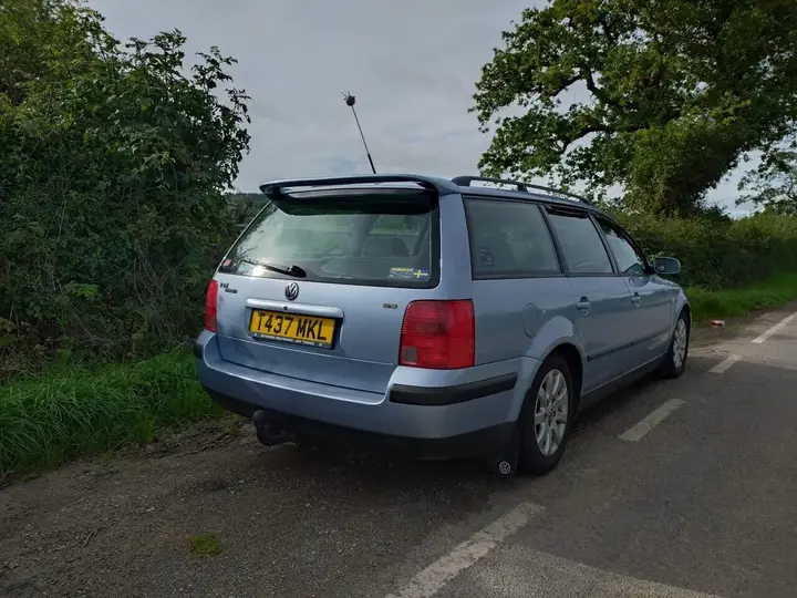 Volkswagen Passat 1999 photo 3