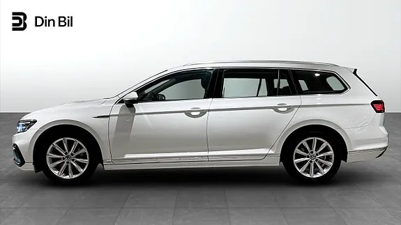 Volkswagen Passat 2021 photo 2